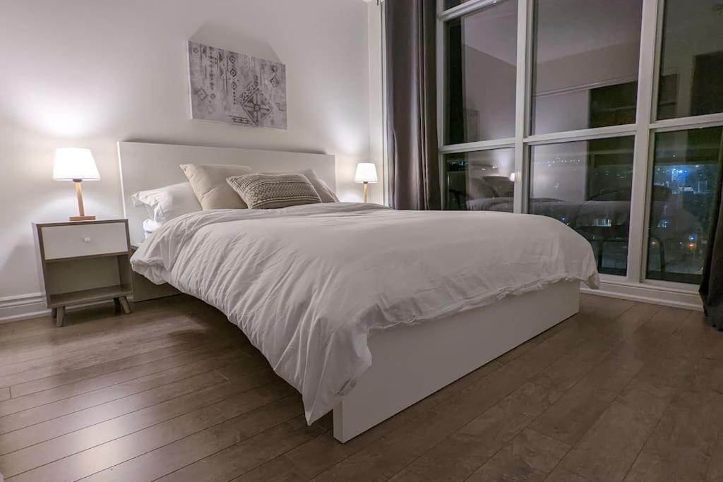 Lovely 2 Bed Condo In Downtown Toronto Eksteriør billede