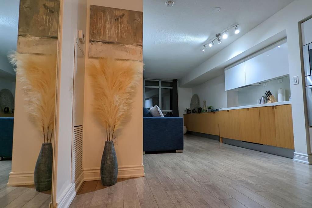 Lovely 2 Bed Condo In Downtown Toronto Eksteriør billede