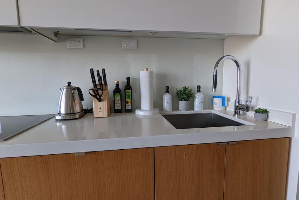 Lovely 2 Bed Condo In Downtown Toronto Eksteriør billede