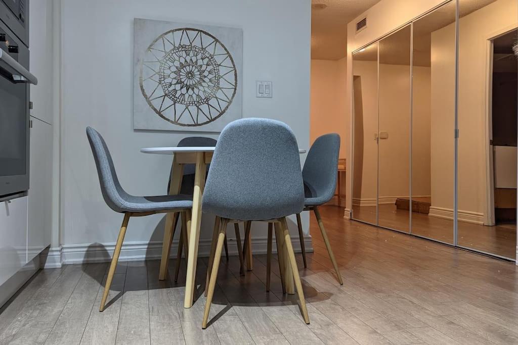 Lovely 2 Bed Condo In Downtown Toronto Eksteriør billede