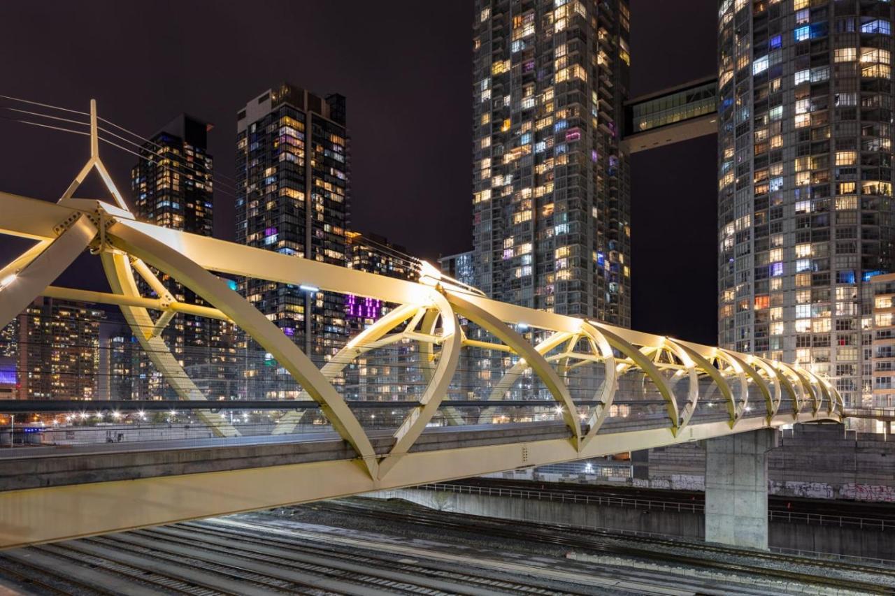 Lovely 2 Bed Condo In Downtown Toronto Eksteriør billede